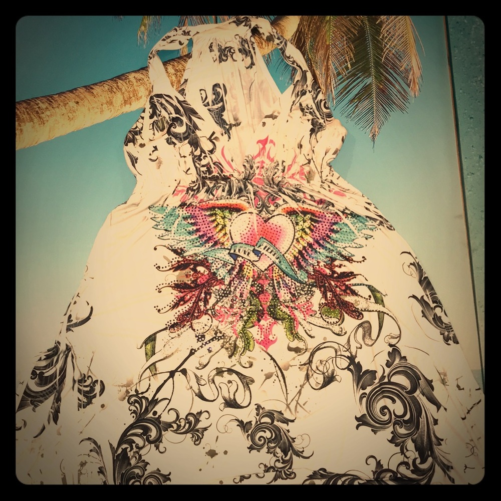 Catch that California breeze with this great piece